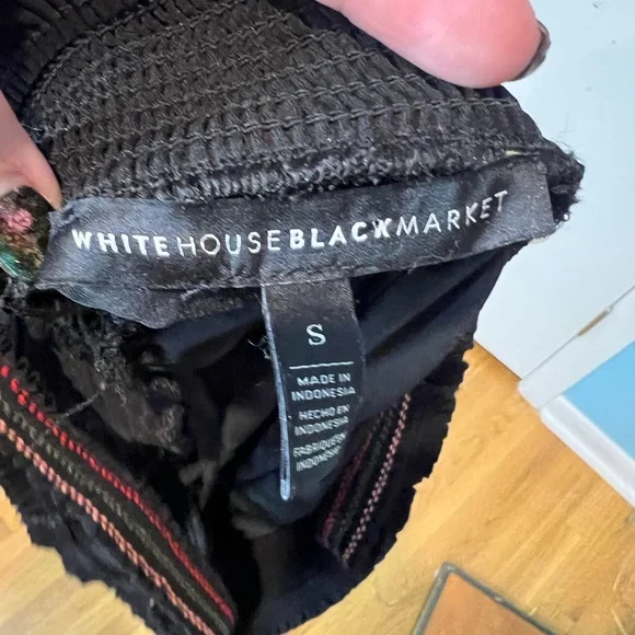 Gorgeous whbm top. Size small off shoulder - Picture 4 of 4